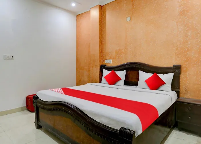 Hotel O Guru Ji Residency